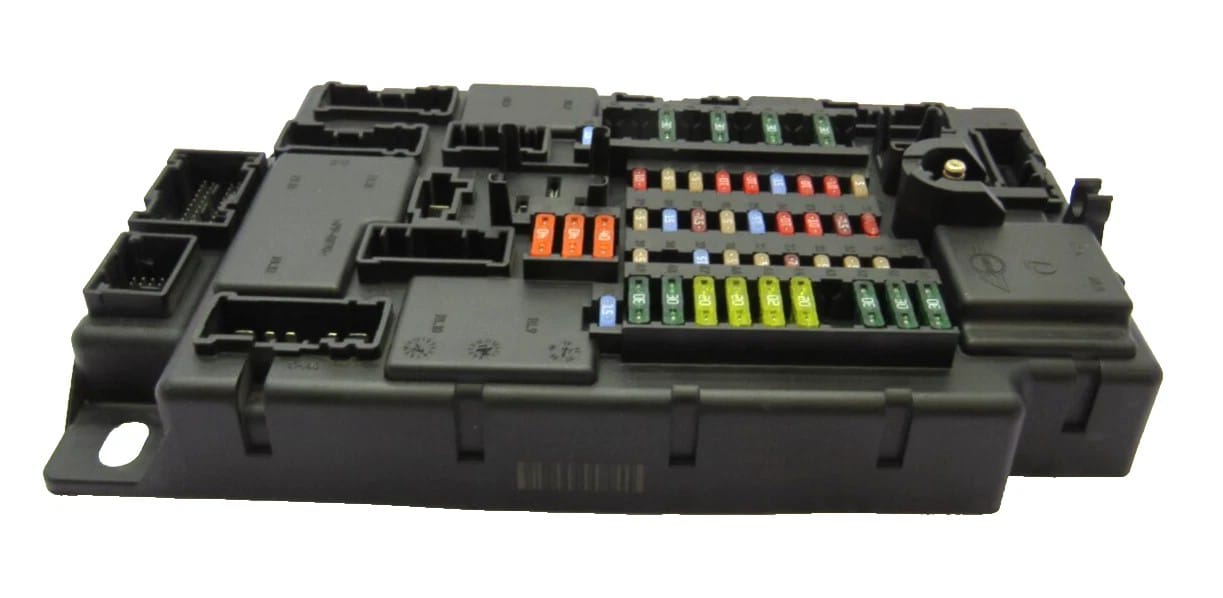 CAJA DE FUSIBLES DE HABITÁCULO